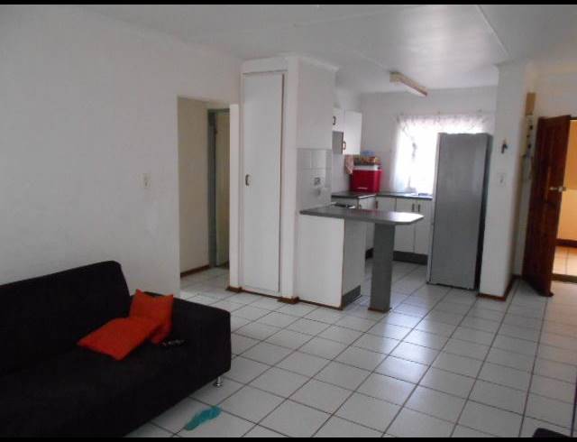 2 BEDROOM PROPERTY TO RENT IN MEER EN SEE